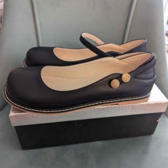 Black Mary Jane Shoes Size 9 / 42 - Picture 3 of 5